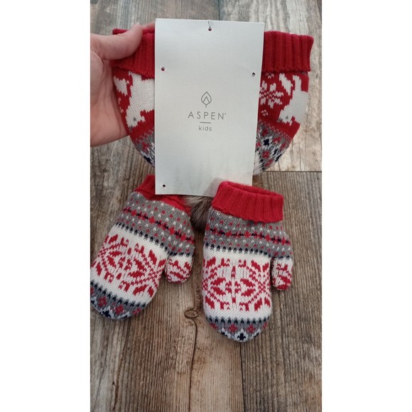 New Aspen Kids Holiday Hat & Mittens Set - Picture 2 of 7